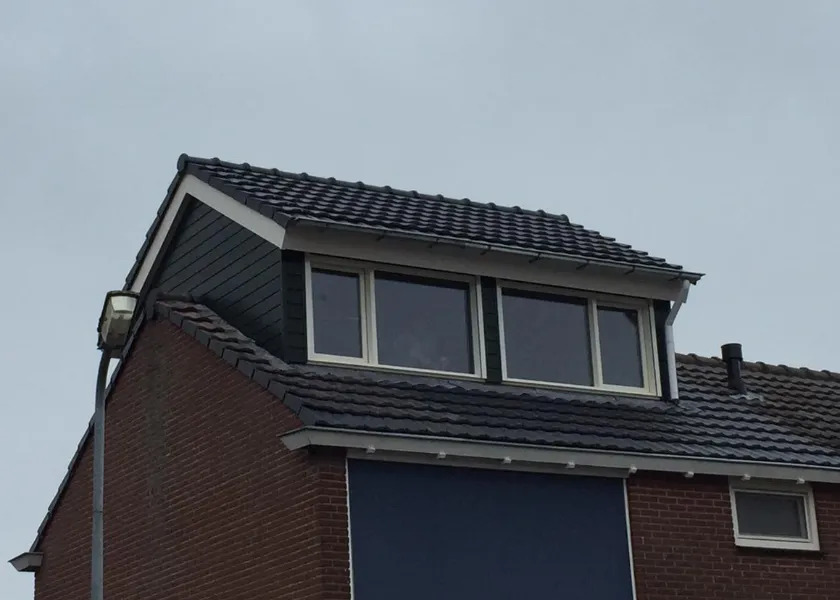 Dubbele nokverhoging dakkapel