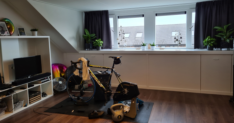 Zolderkamer binnenruimte dakkapel